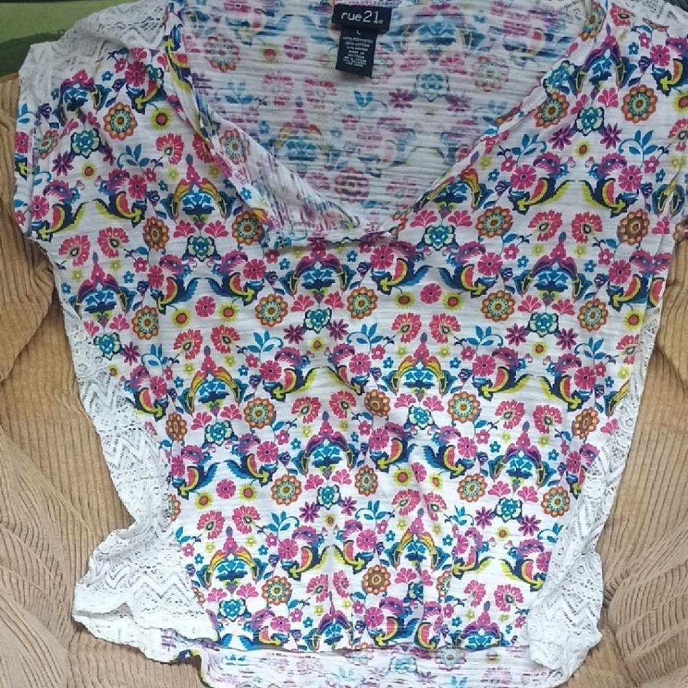 Rue 21 Women's Large Top
